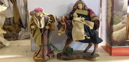 NATIVITÁ RESINA  IN VIAGGIO C/VESTITO STOFFA